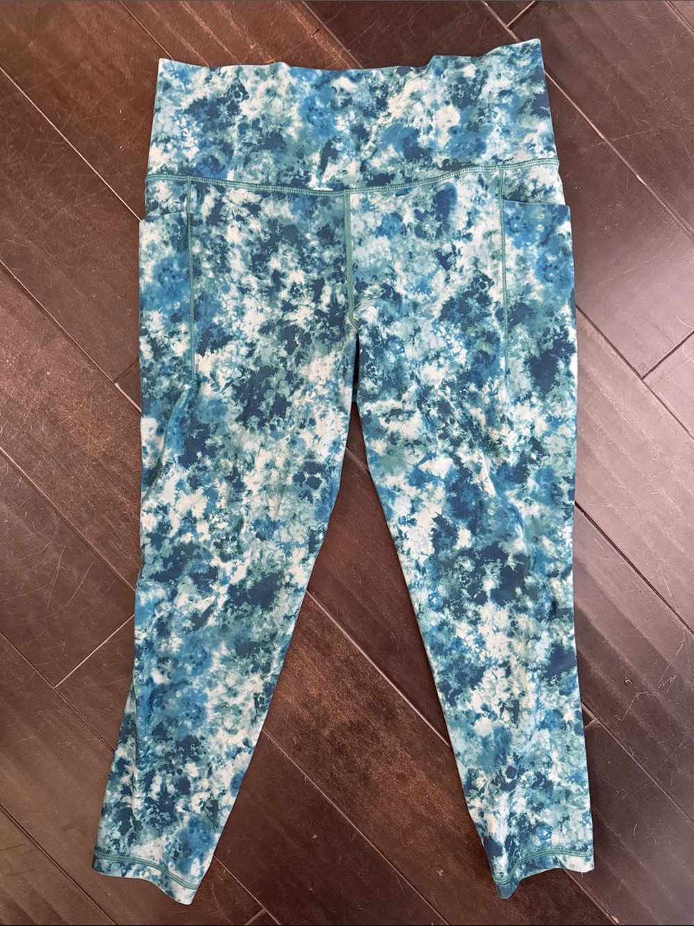 Athleta Blue Multi Tie-Dye Capris